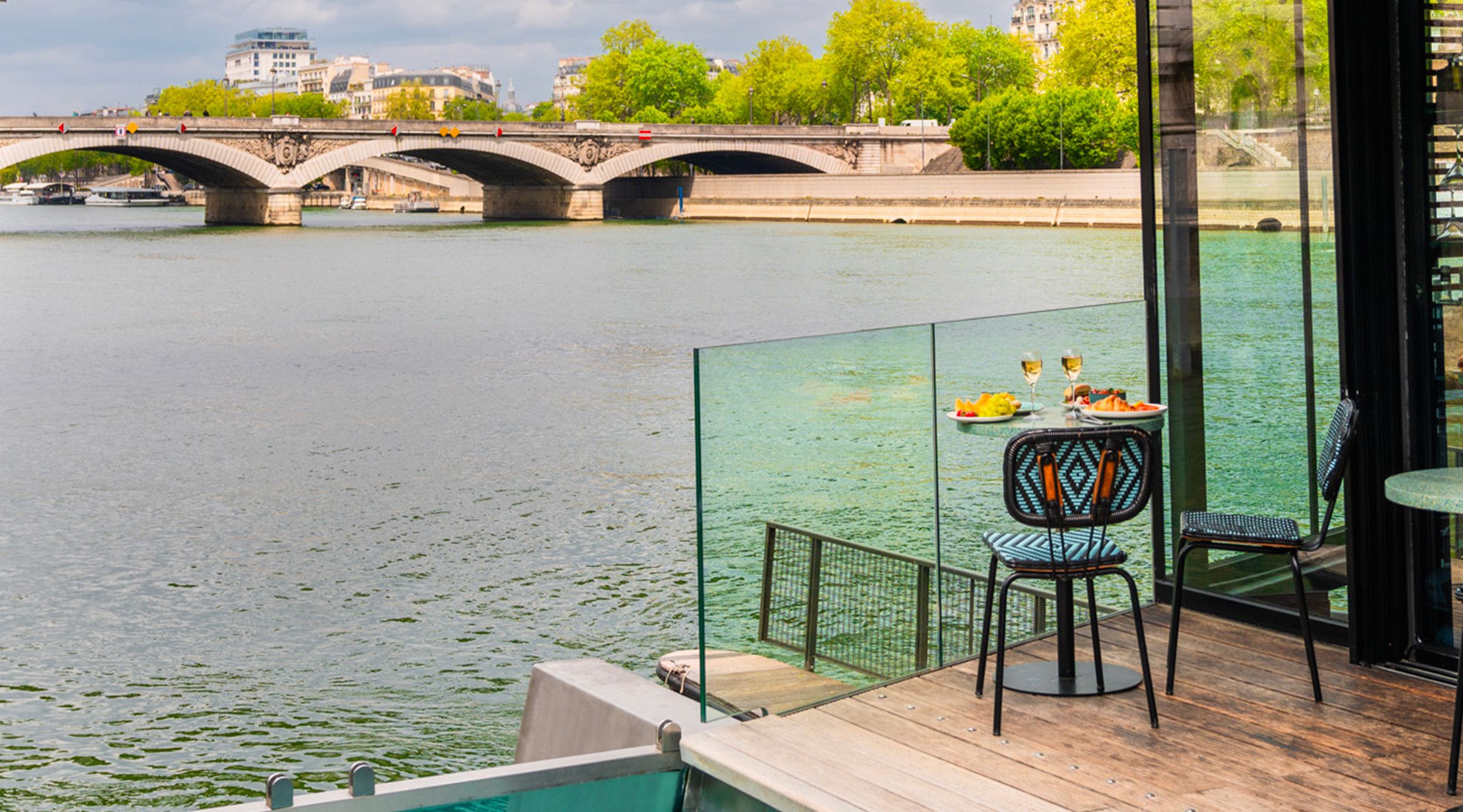 Terrasse avec vue sur la Cérémonie d'Ouverture